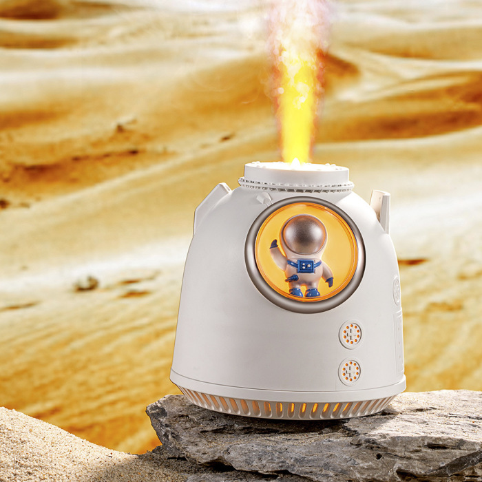 Astronaut Styling Flame Humidifier 071